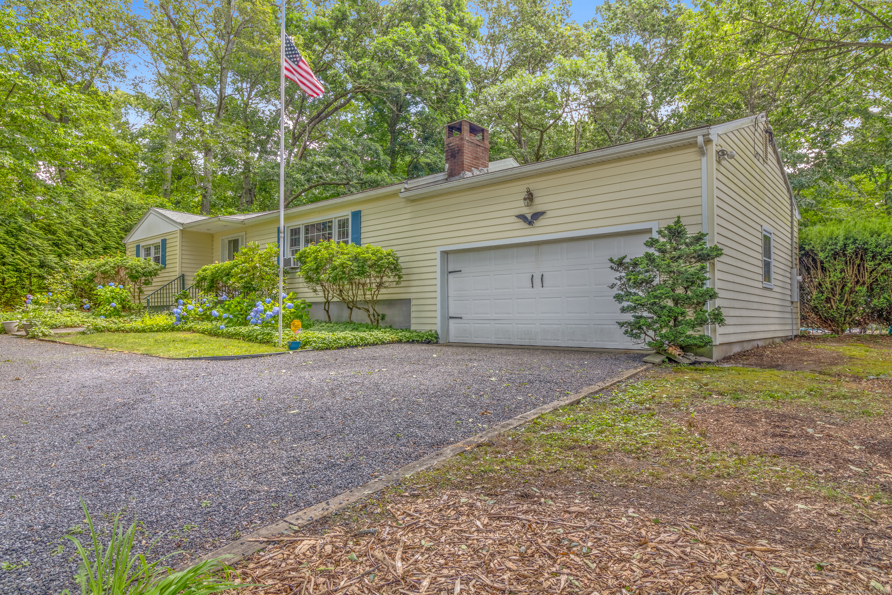 6 Jefferson Drive