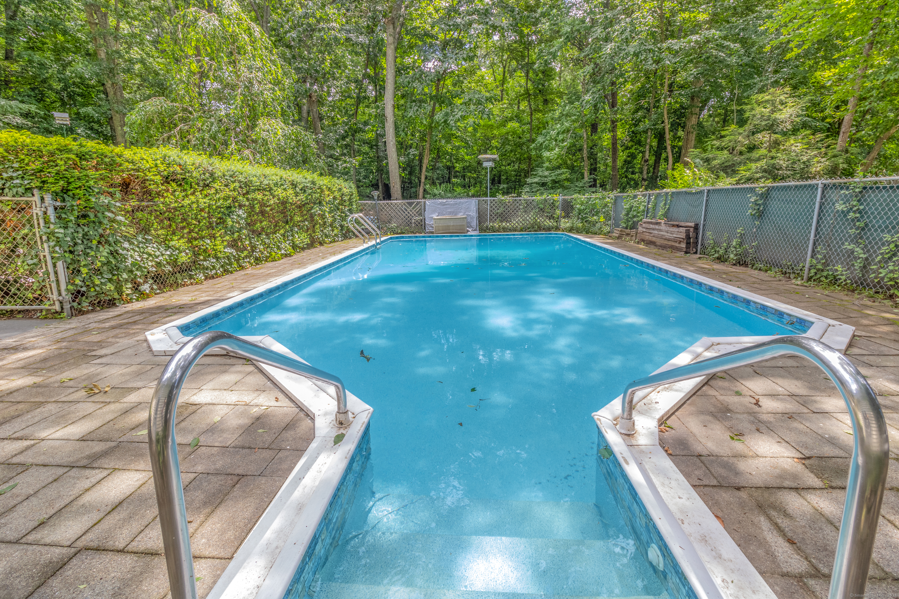 6 Jefferson Drive
