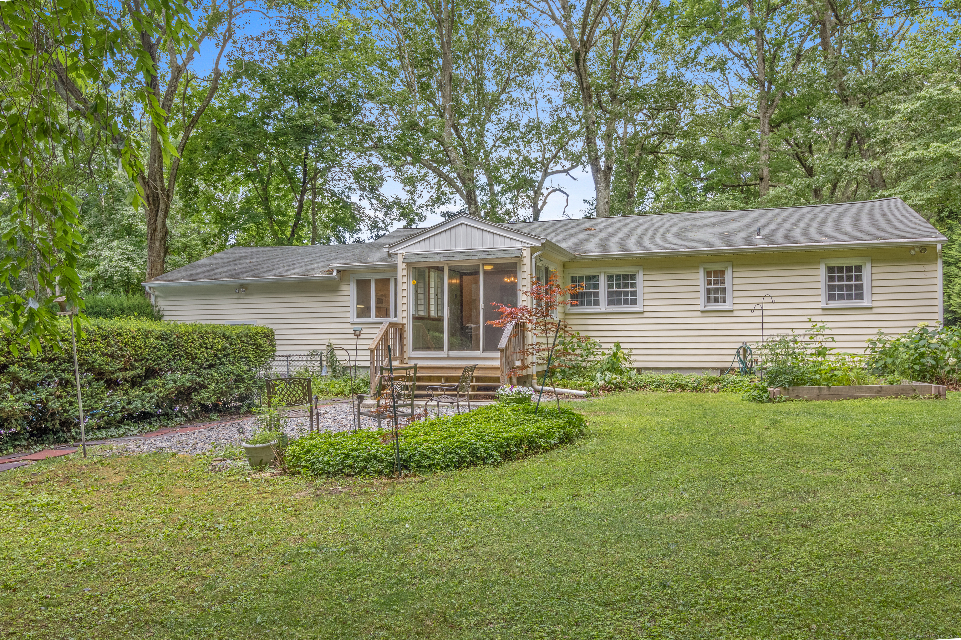 6 Jefferson Drive