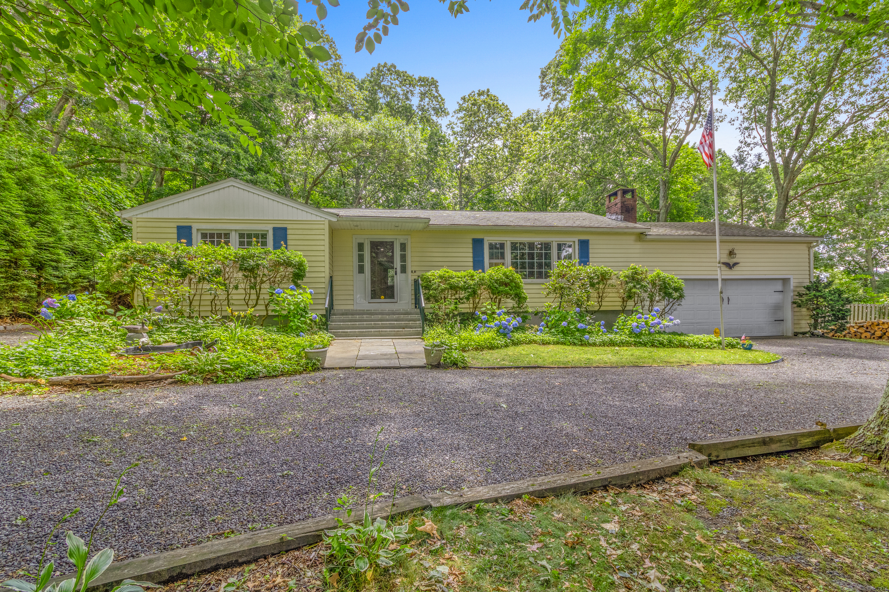 6 Jefferson Drive