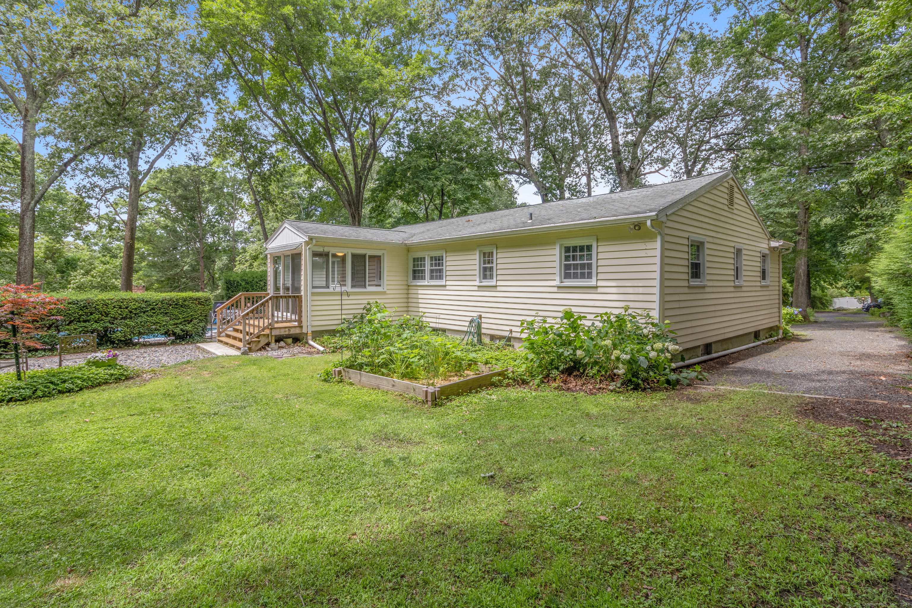 6 Jefferson Drive