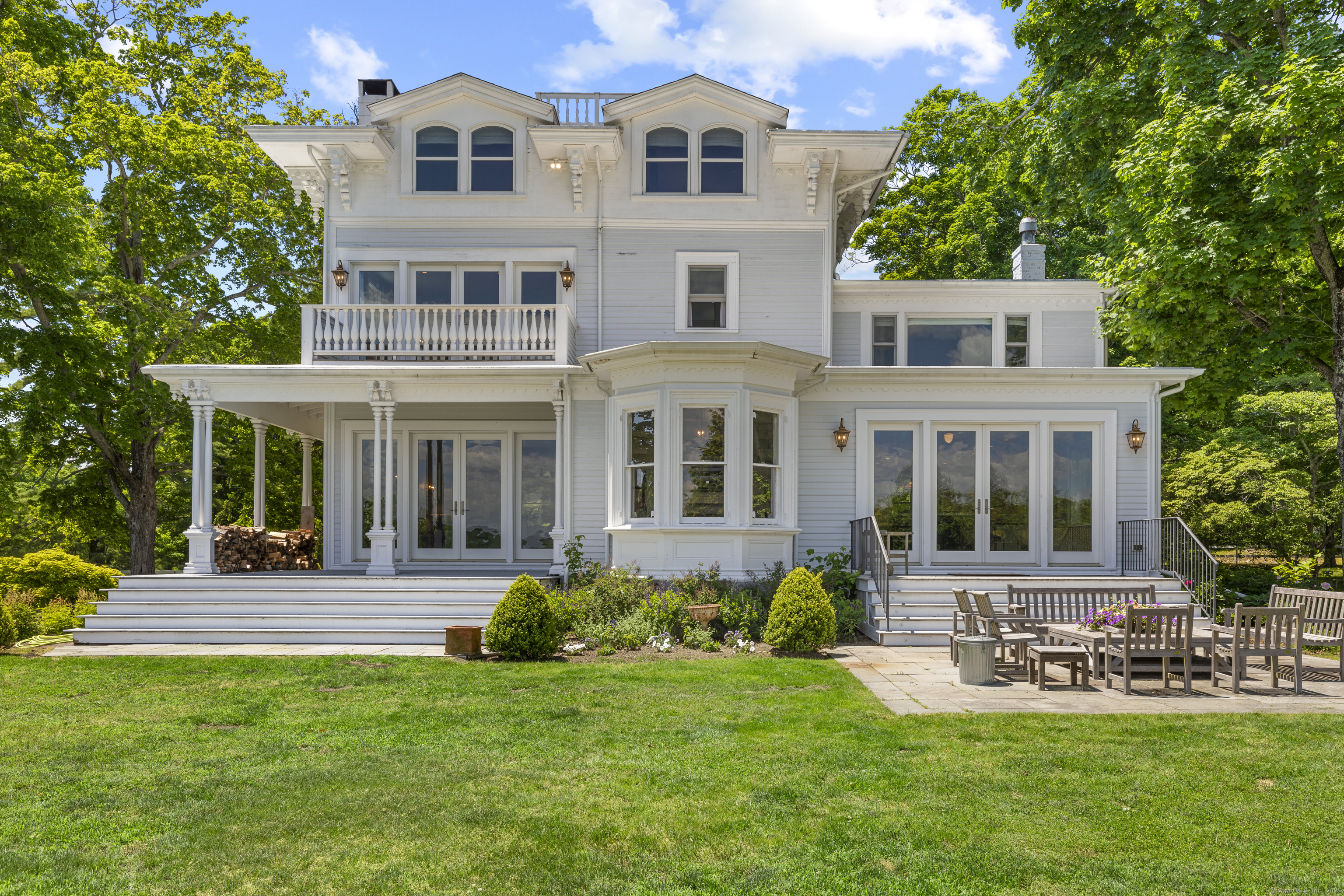 1 Foxboro Road