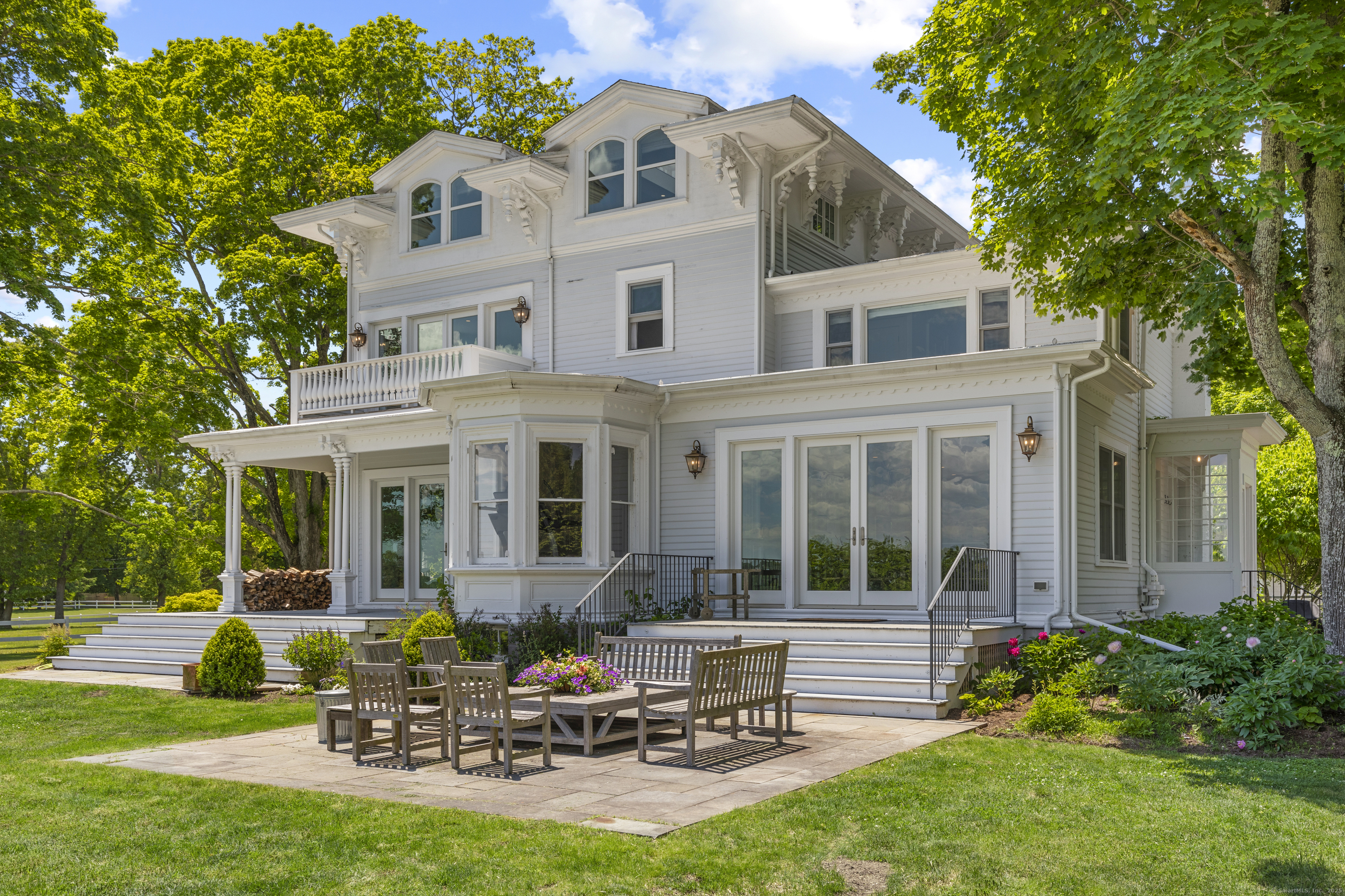 1 Foxboro Road