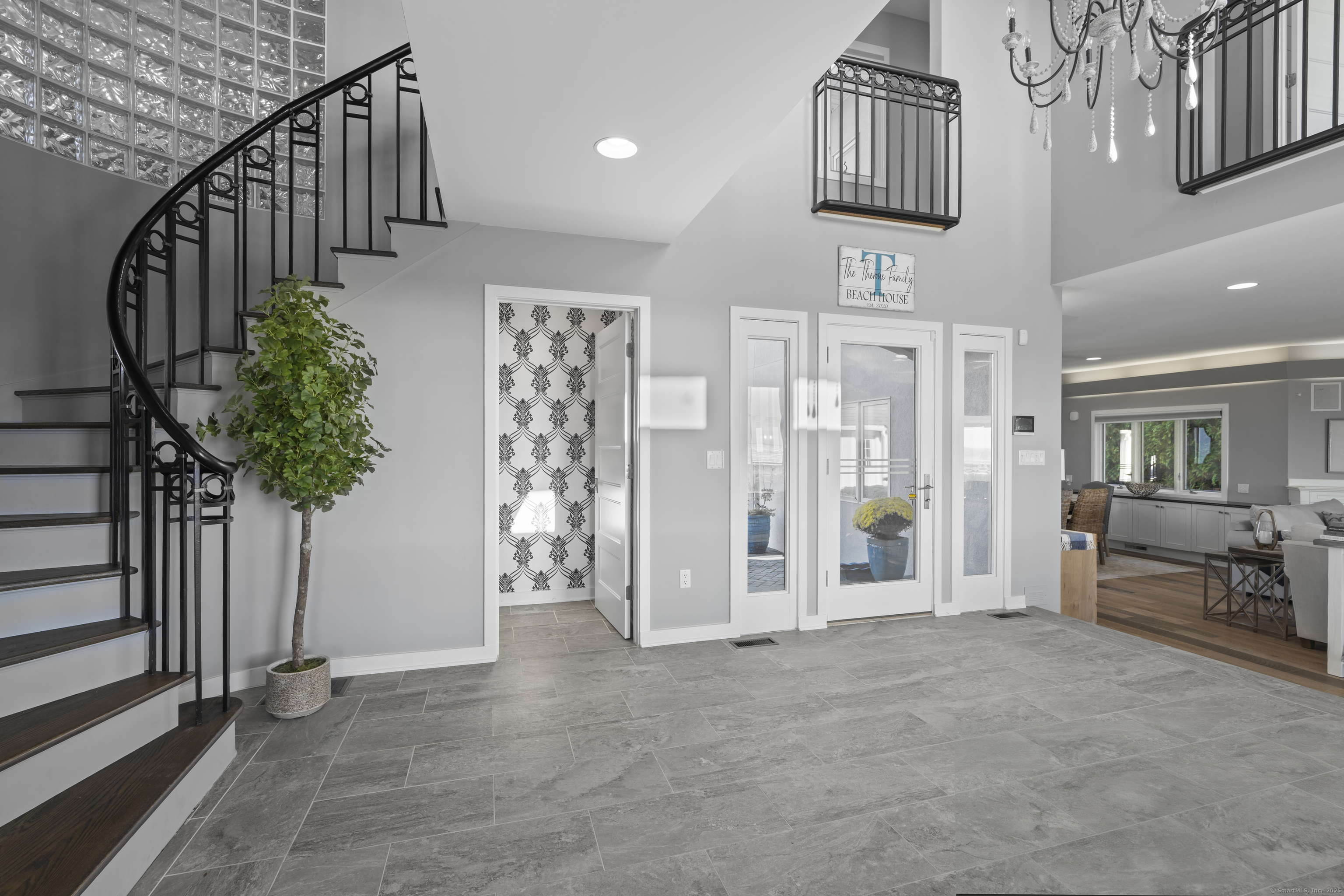 372 Maple Avenue