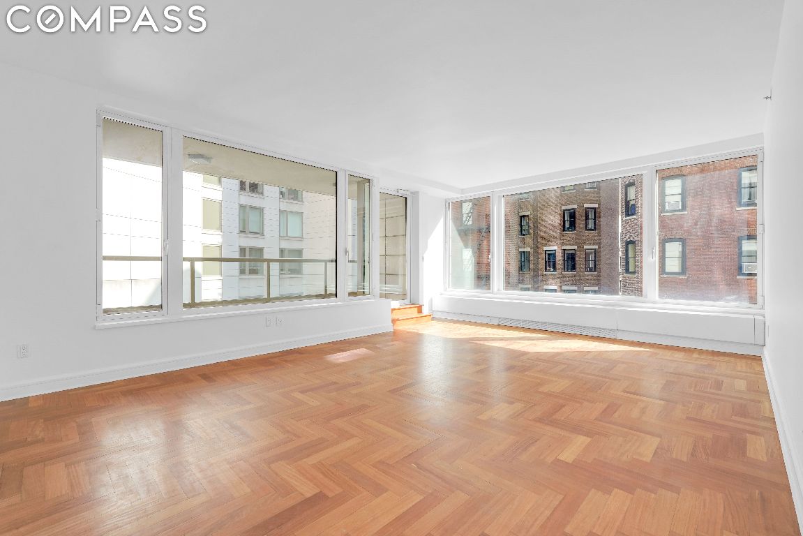 240 Riverside Boulevard 8-O