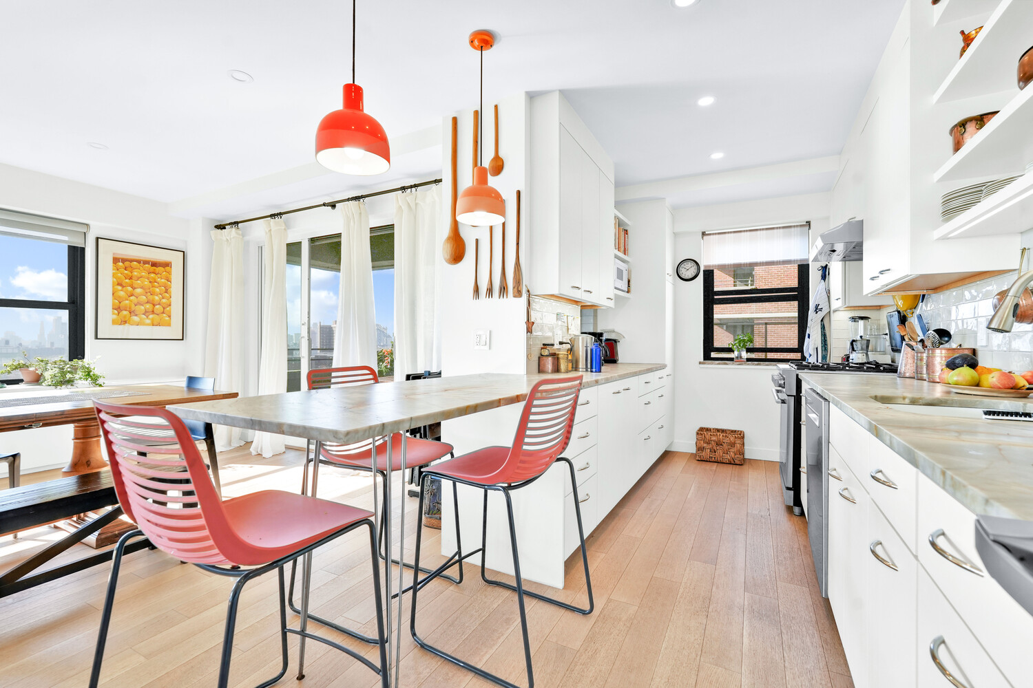 268 E BROADWAY A1706