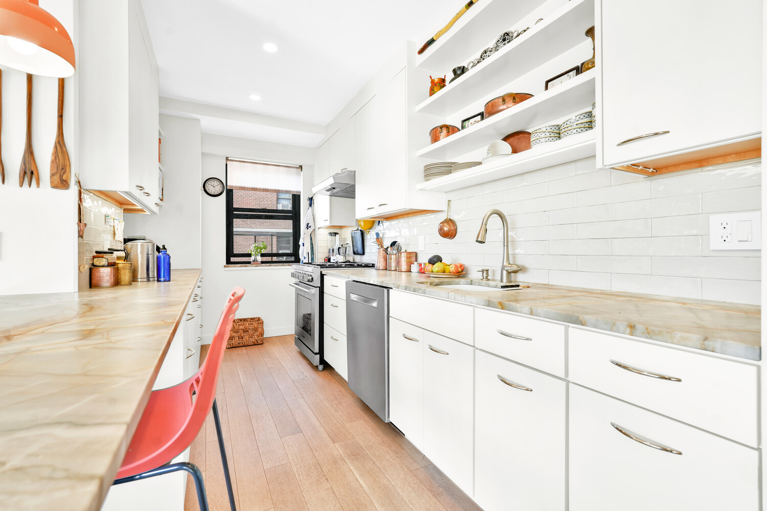 268 E BROADWAY A1706