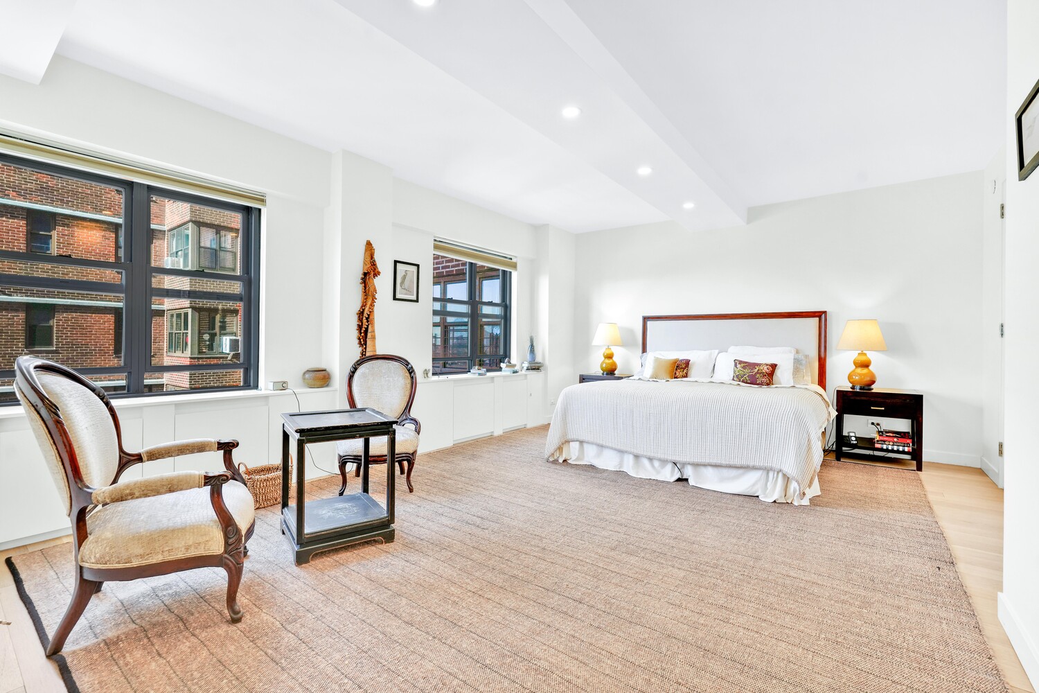 268 E BROADWAY A1706