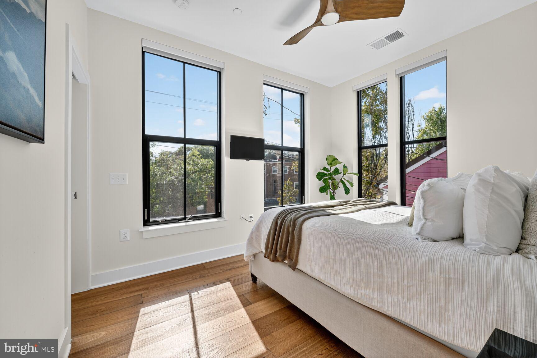 1312 KING STREET 210