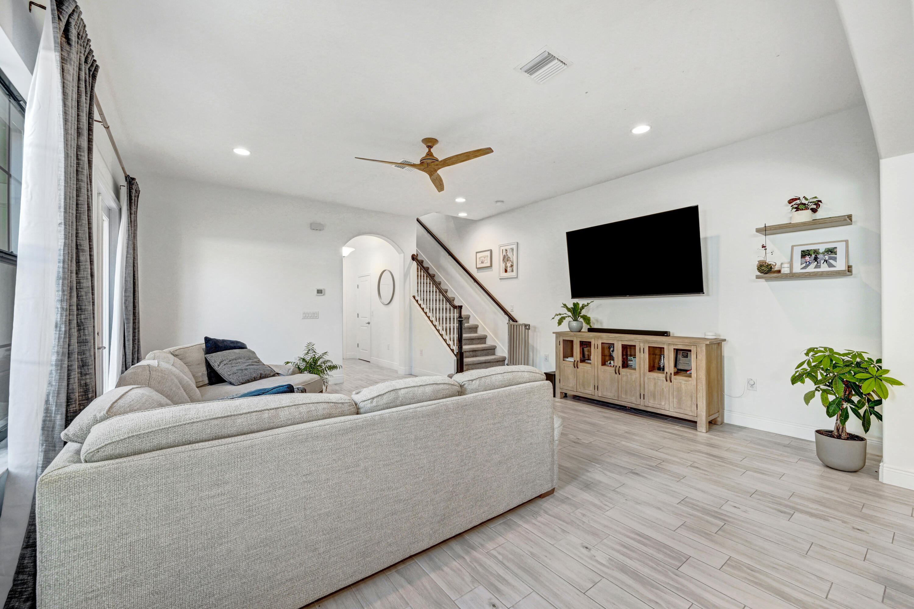 8048 Gullen Drive