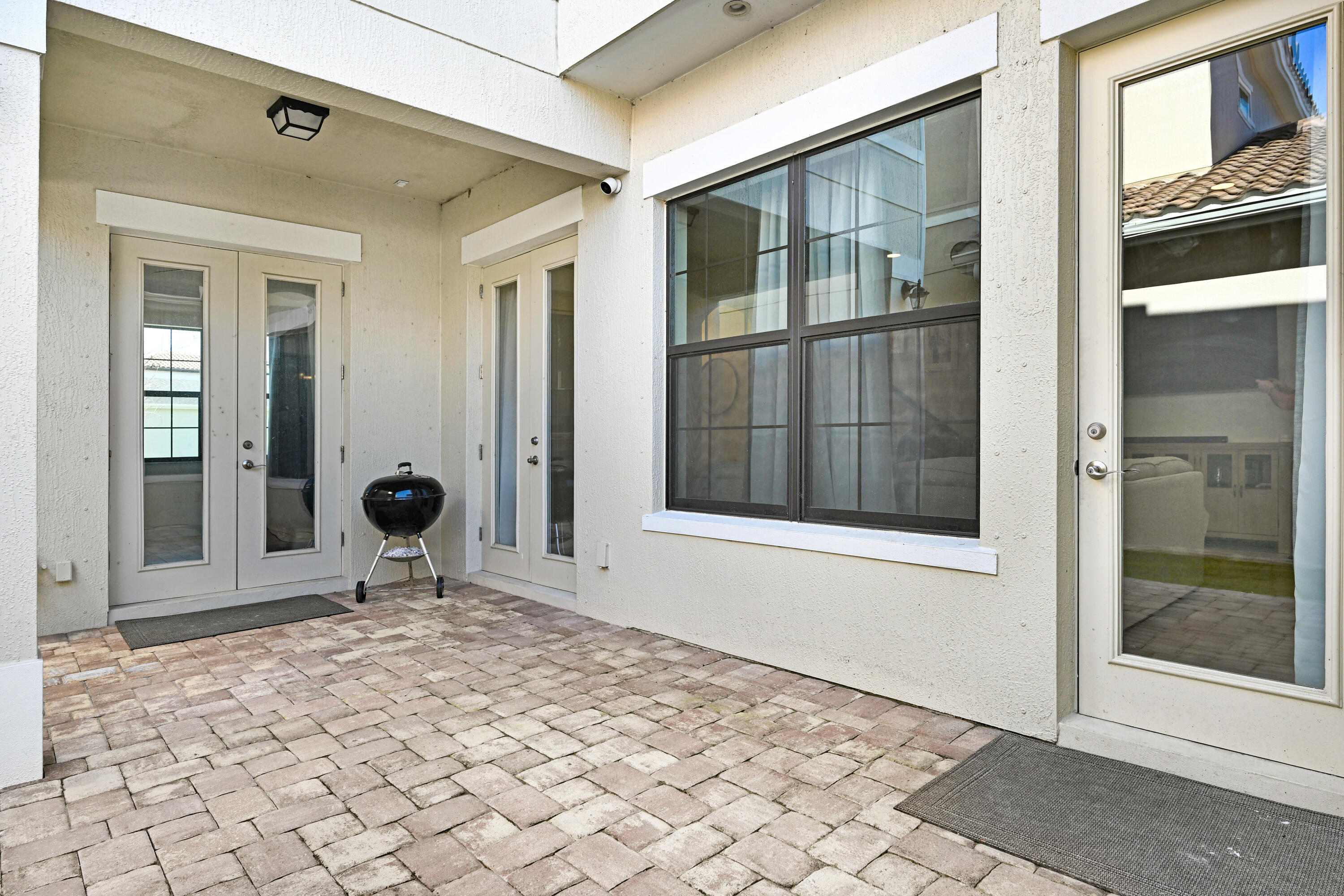 8048 Gullen Drive