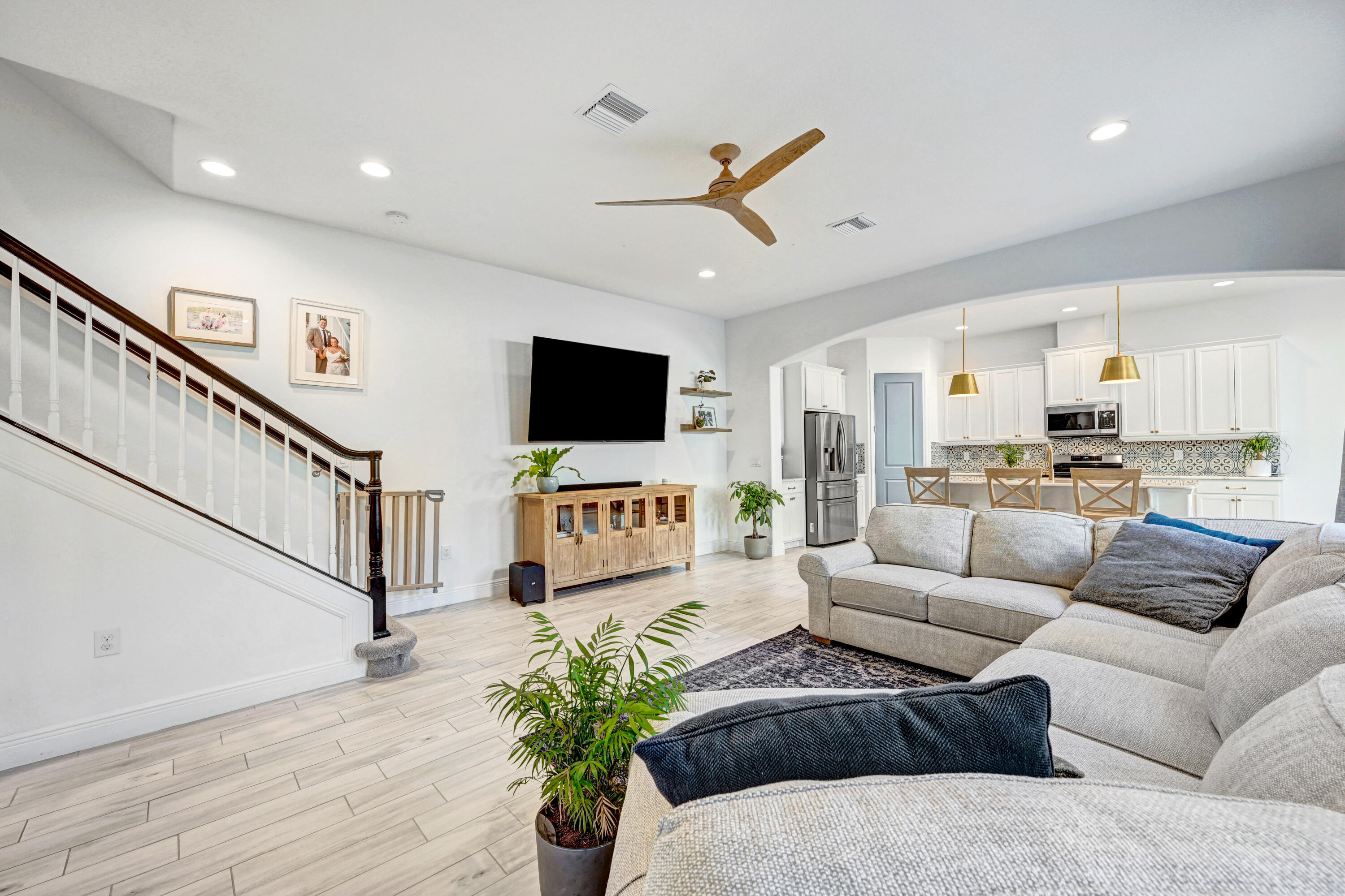 8048 Gullen Drive