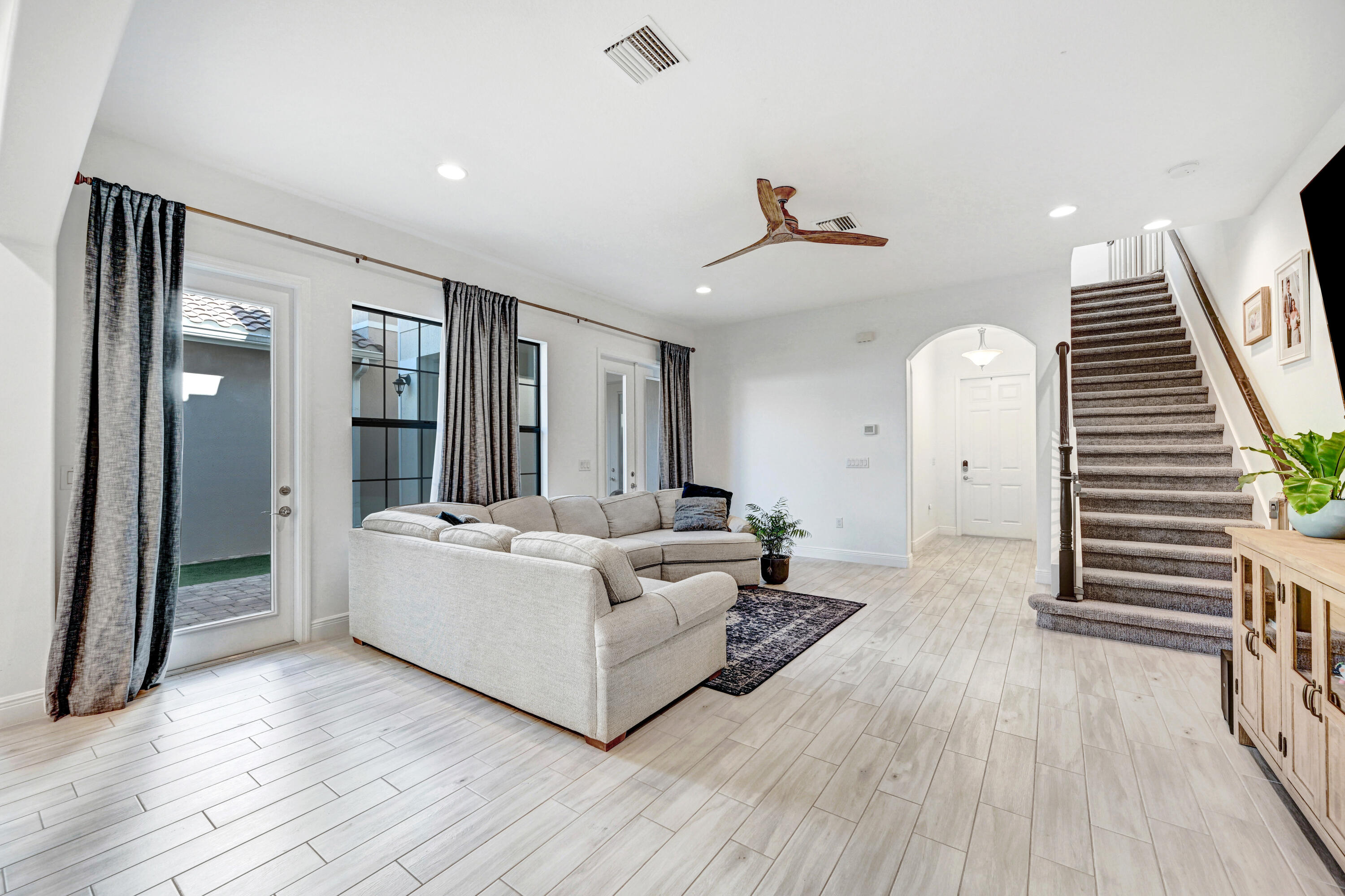 8048 Gullen Drive