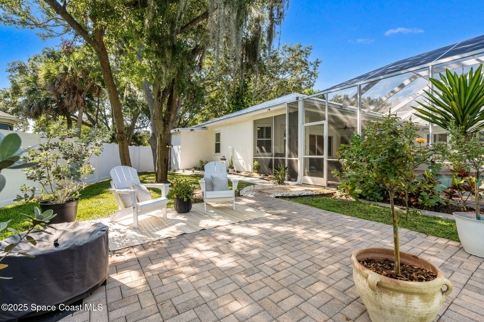 2115 River Oaks Court