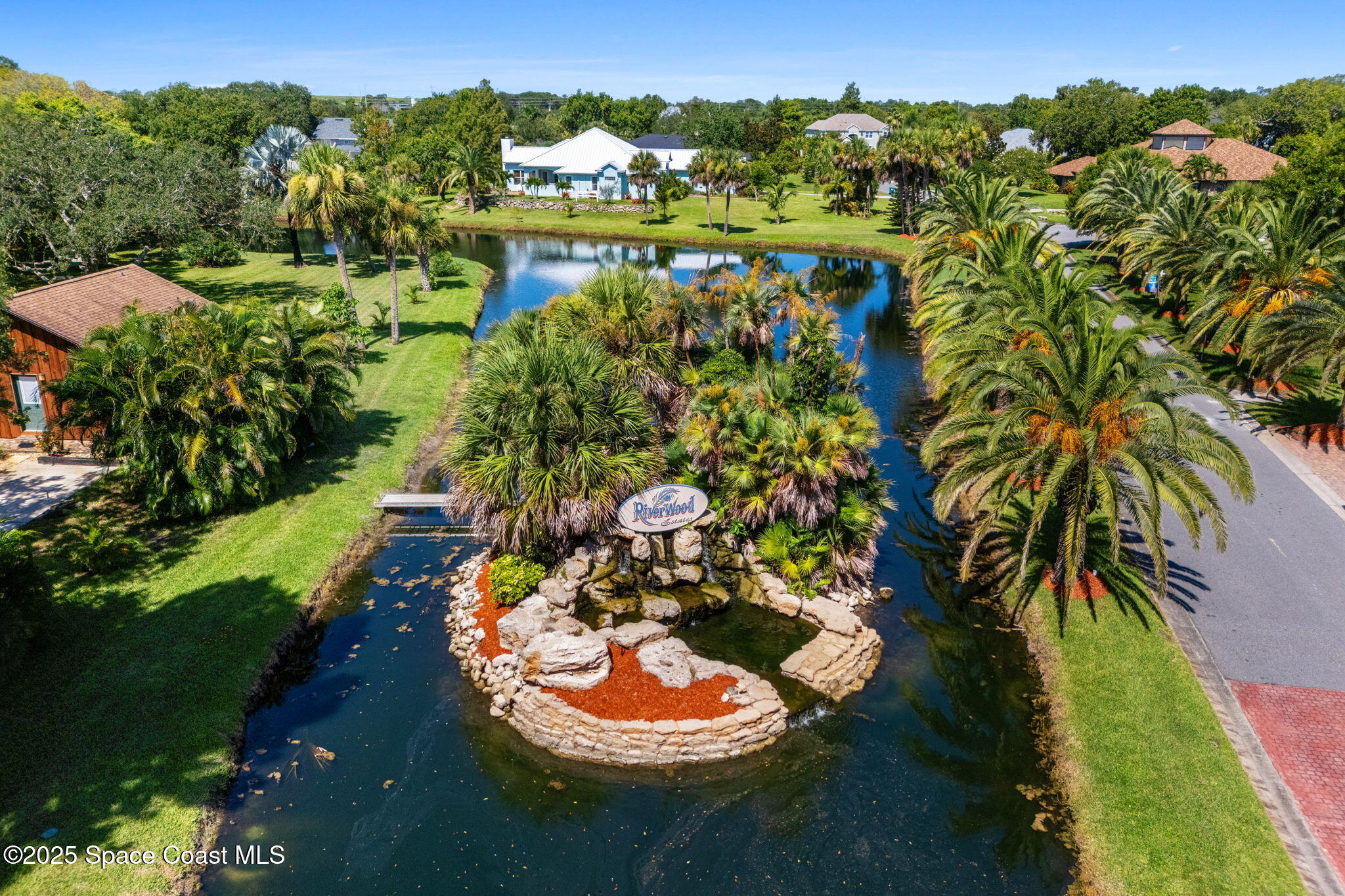 2115 River Oaks Court