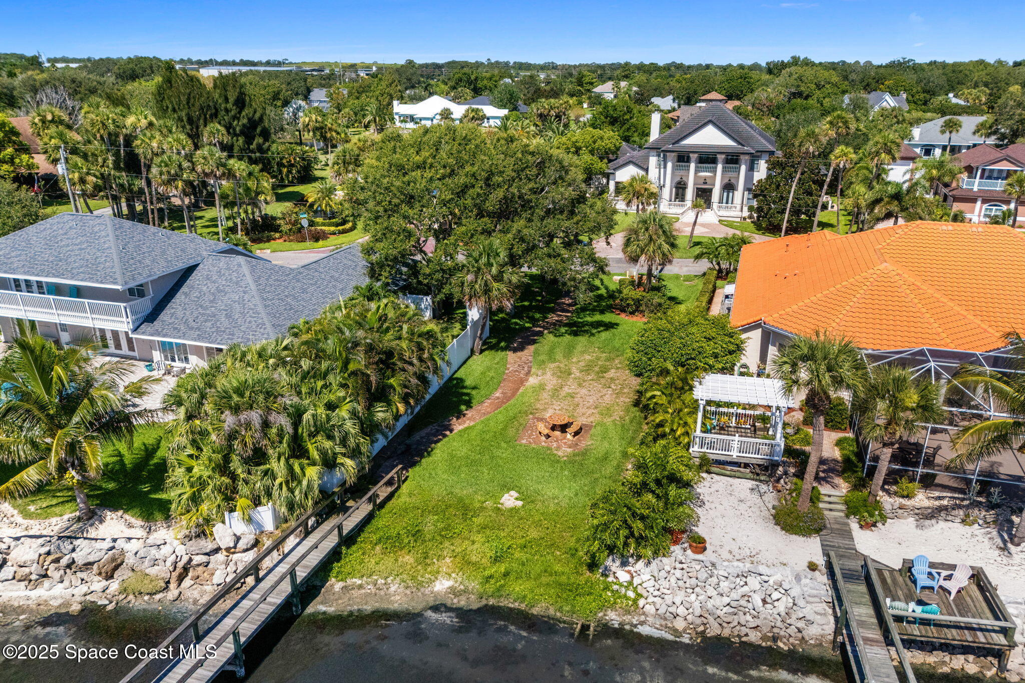 2115 River Oaks Court