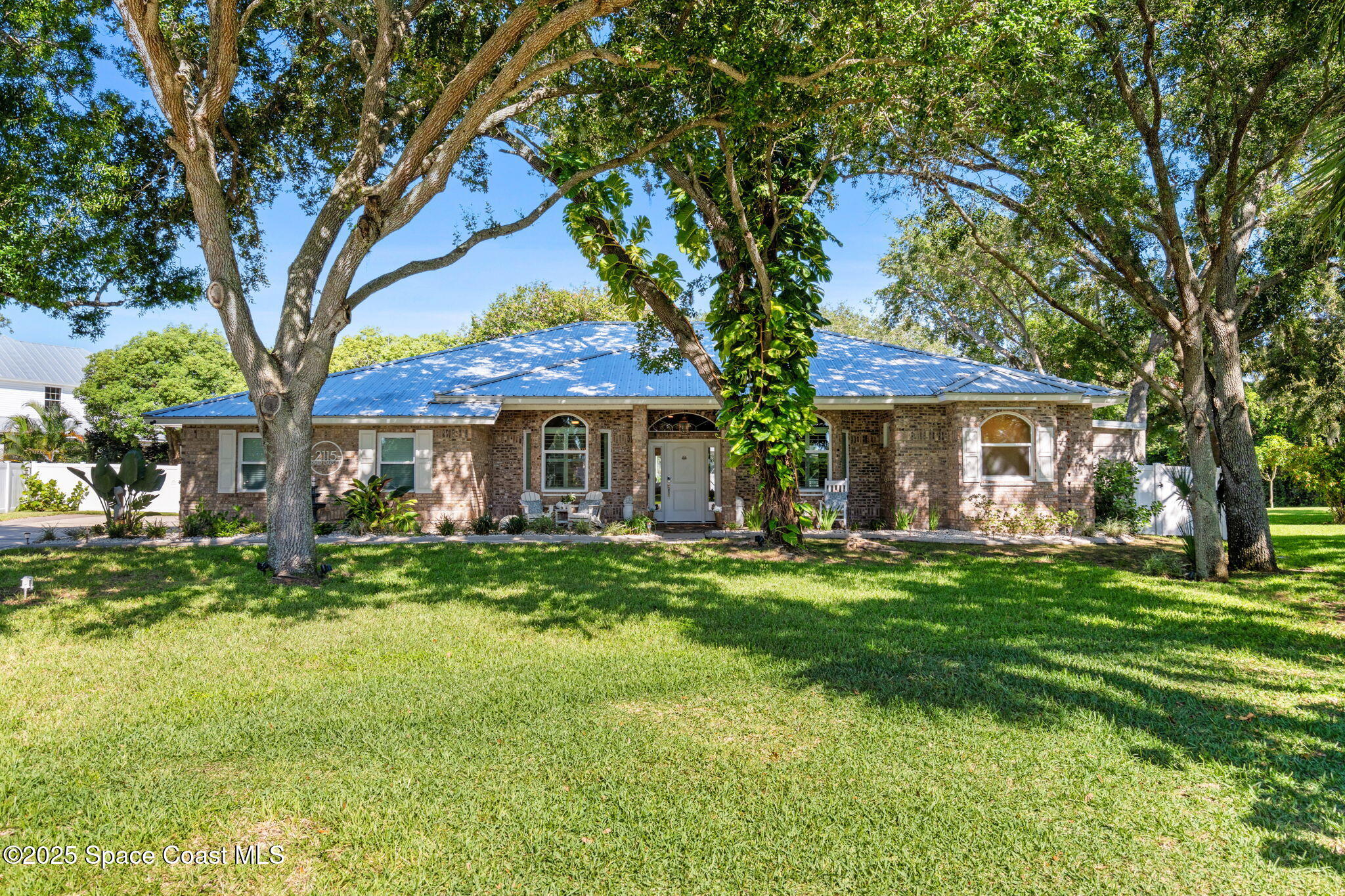 2115 River Oaks Court