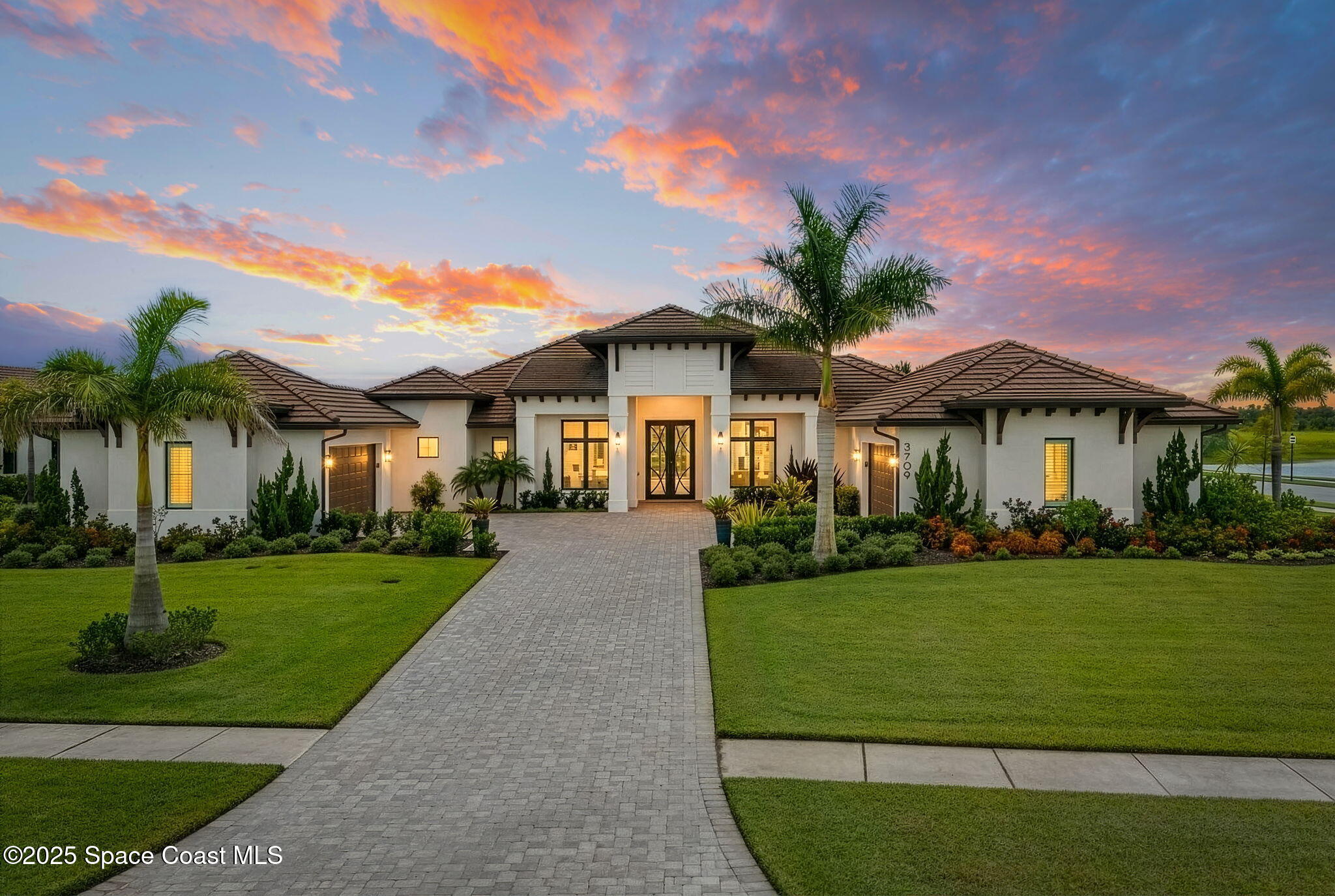 3709 Lake Adelaide Place