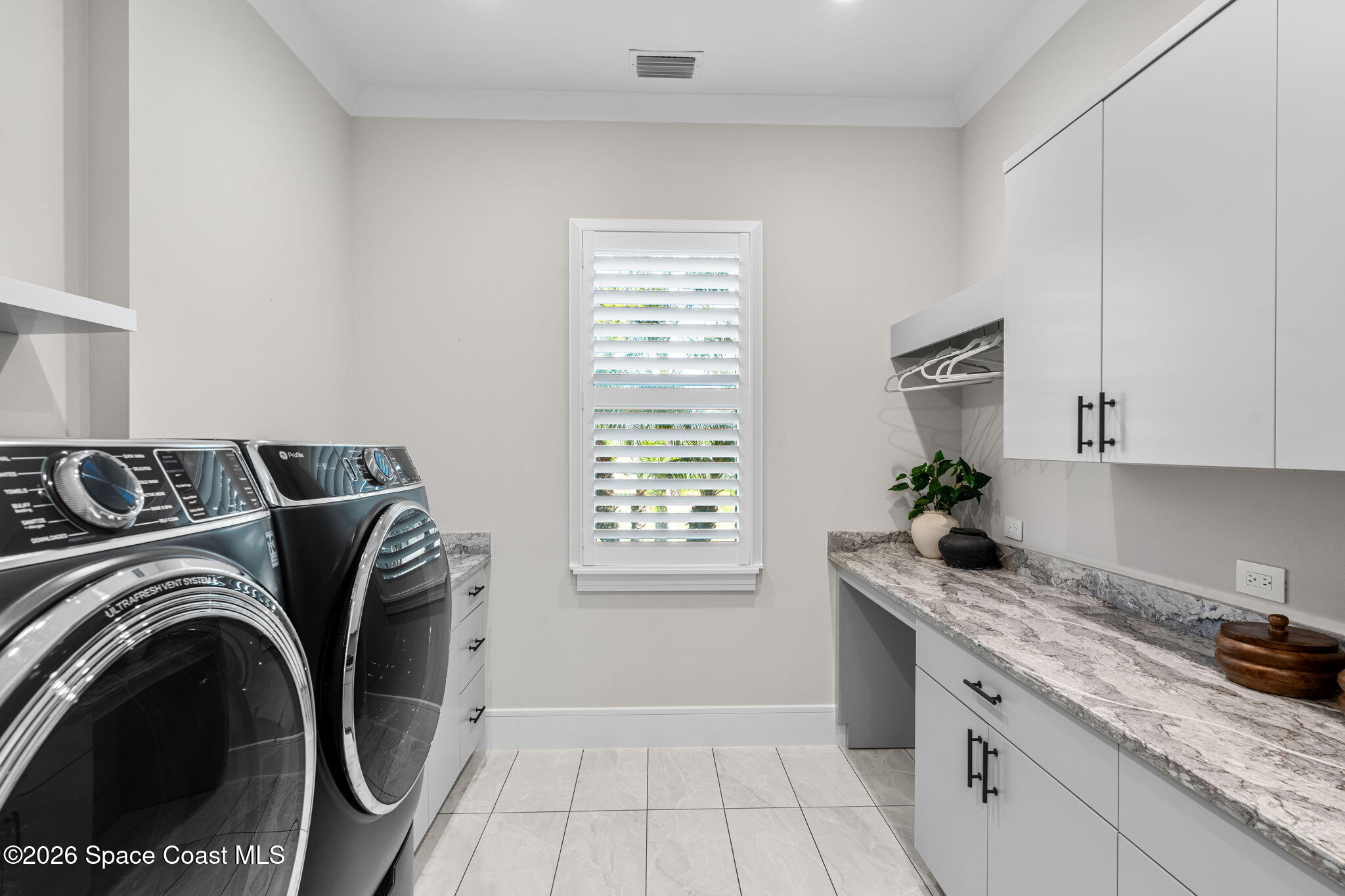 3778 Lake Adelaide Place