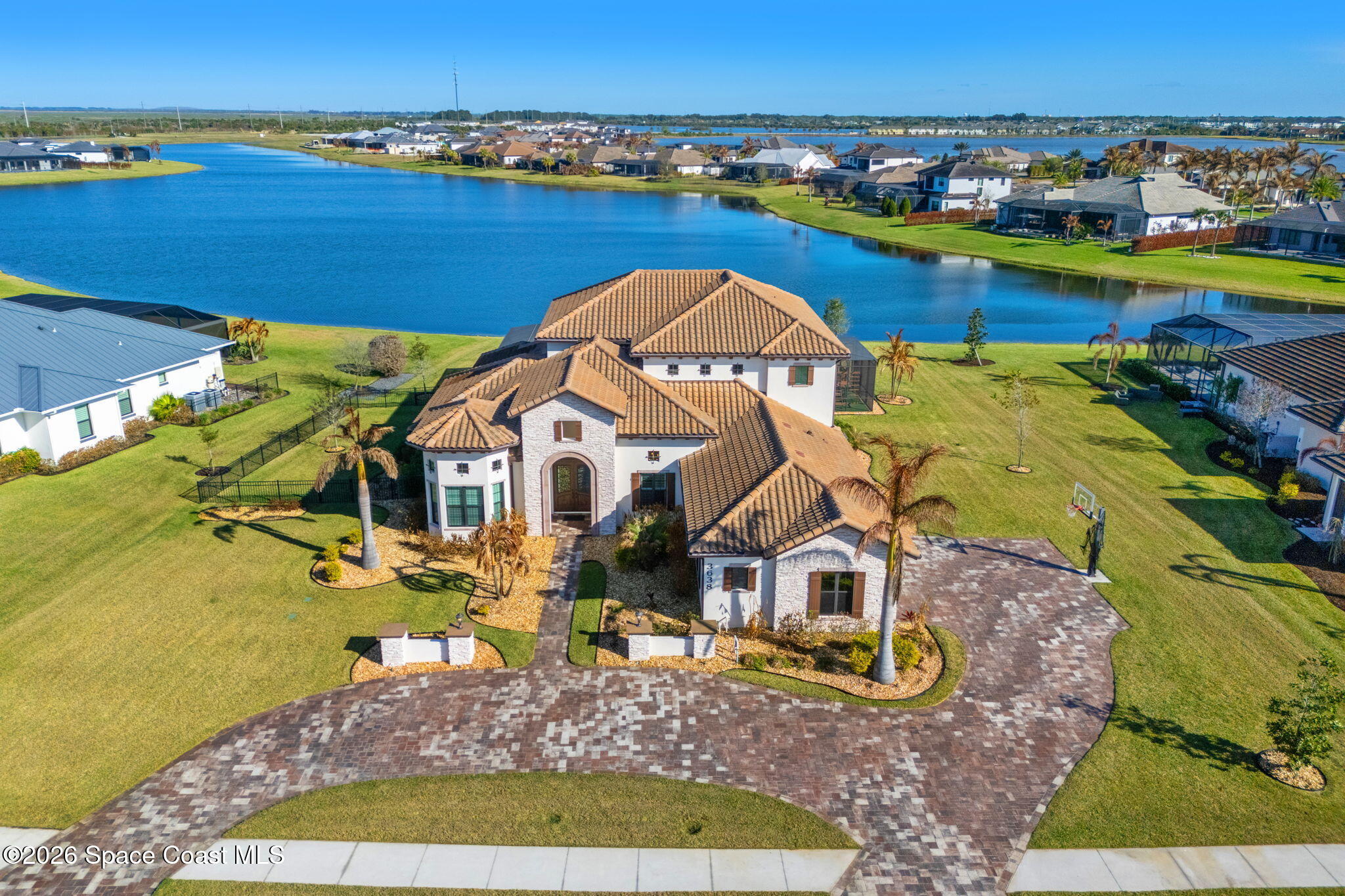 3638 Lake Adelaide Place