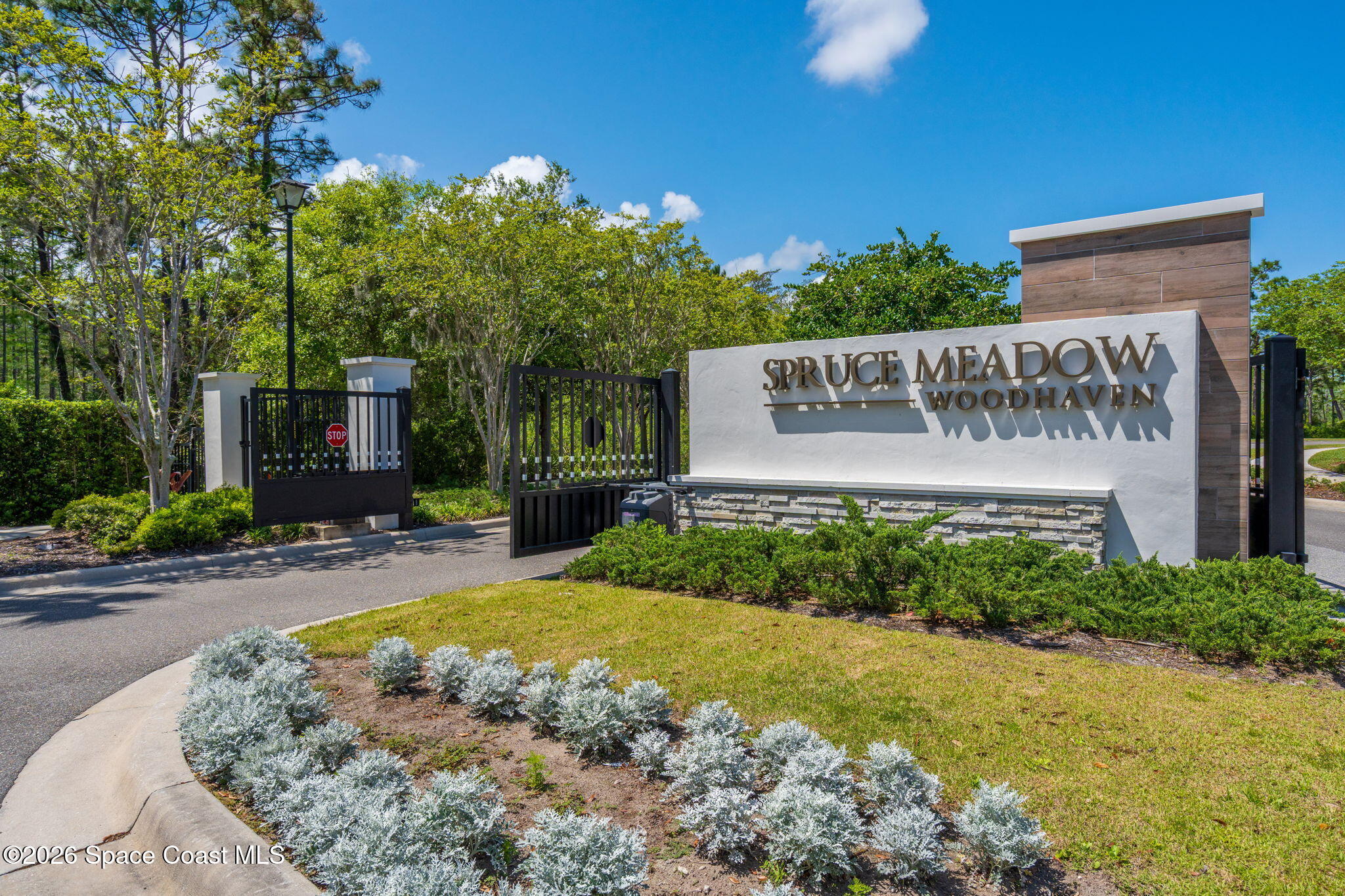 6234 W Fallsgrove Lane