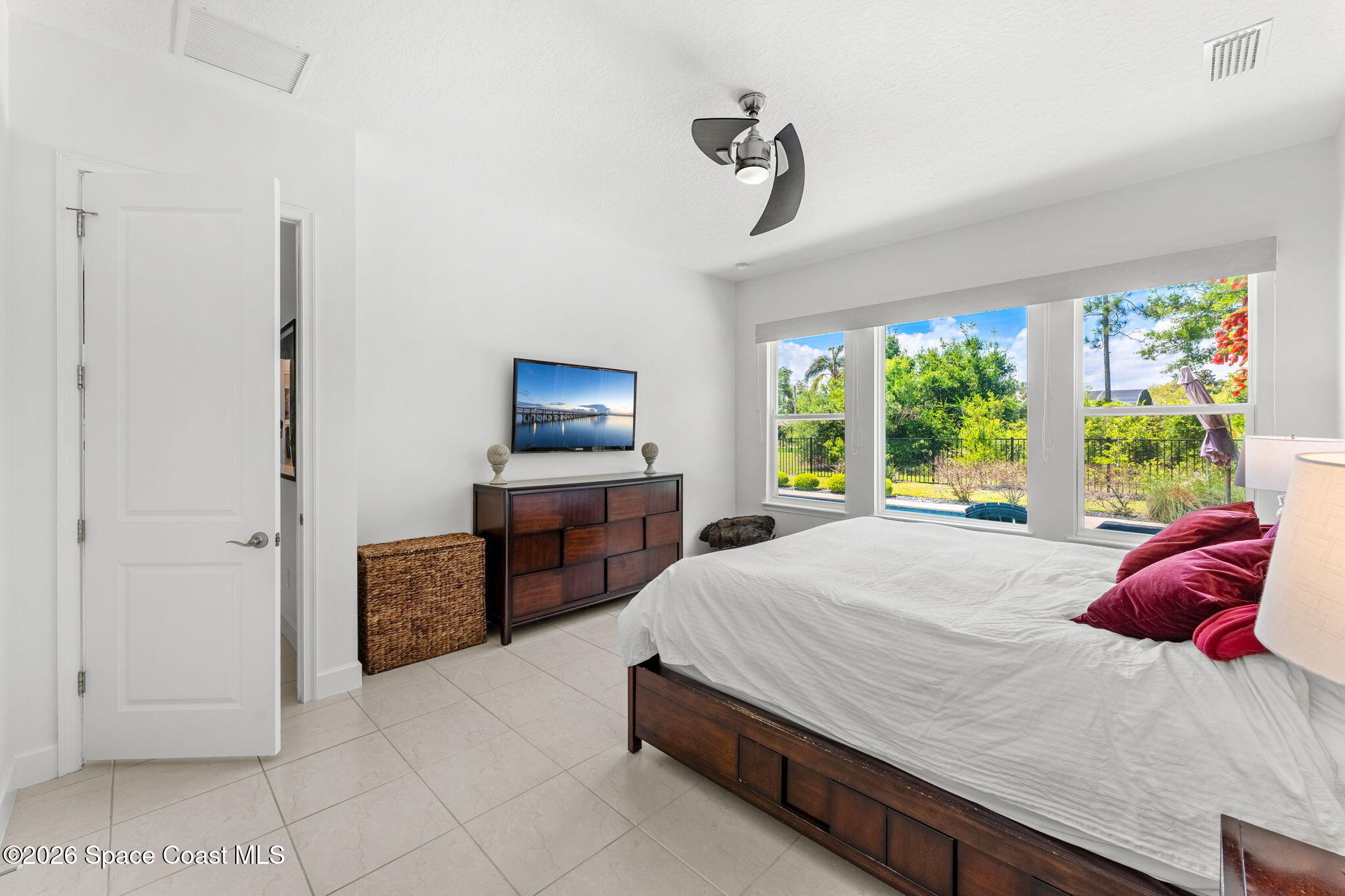 6234 W Fallsgrove Lane