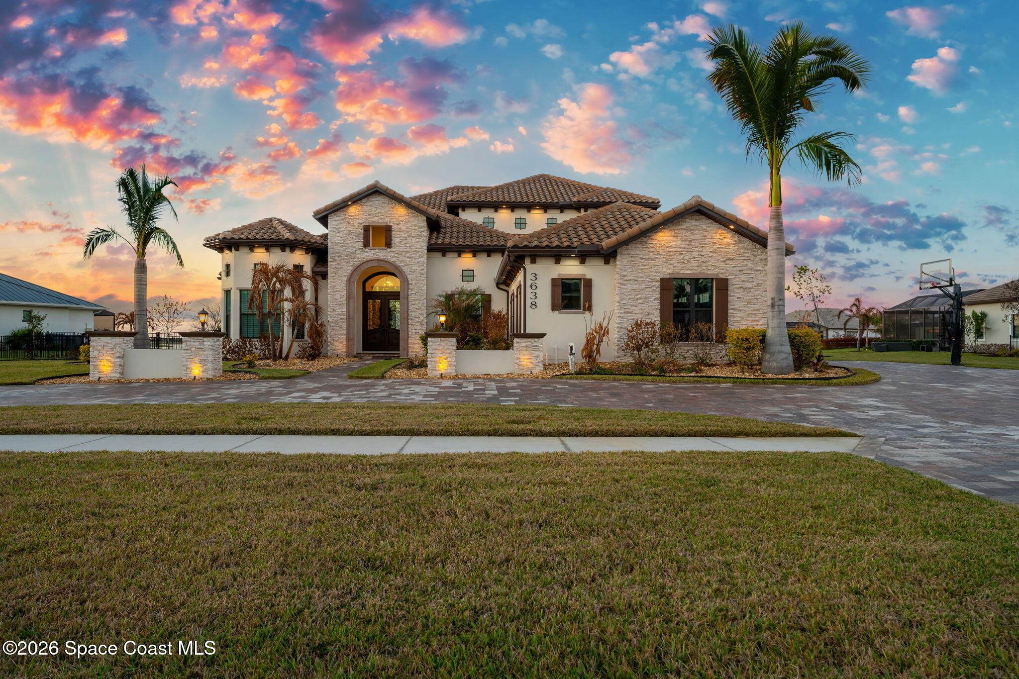 3638 Lake Adelaide Place