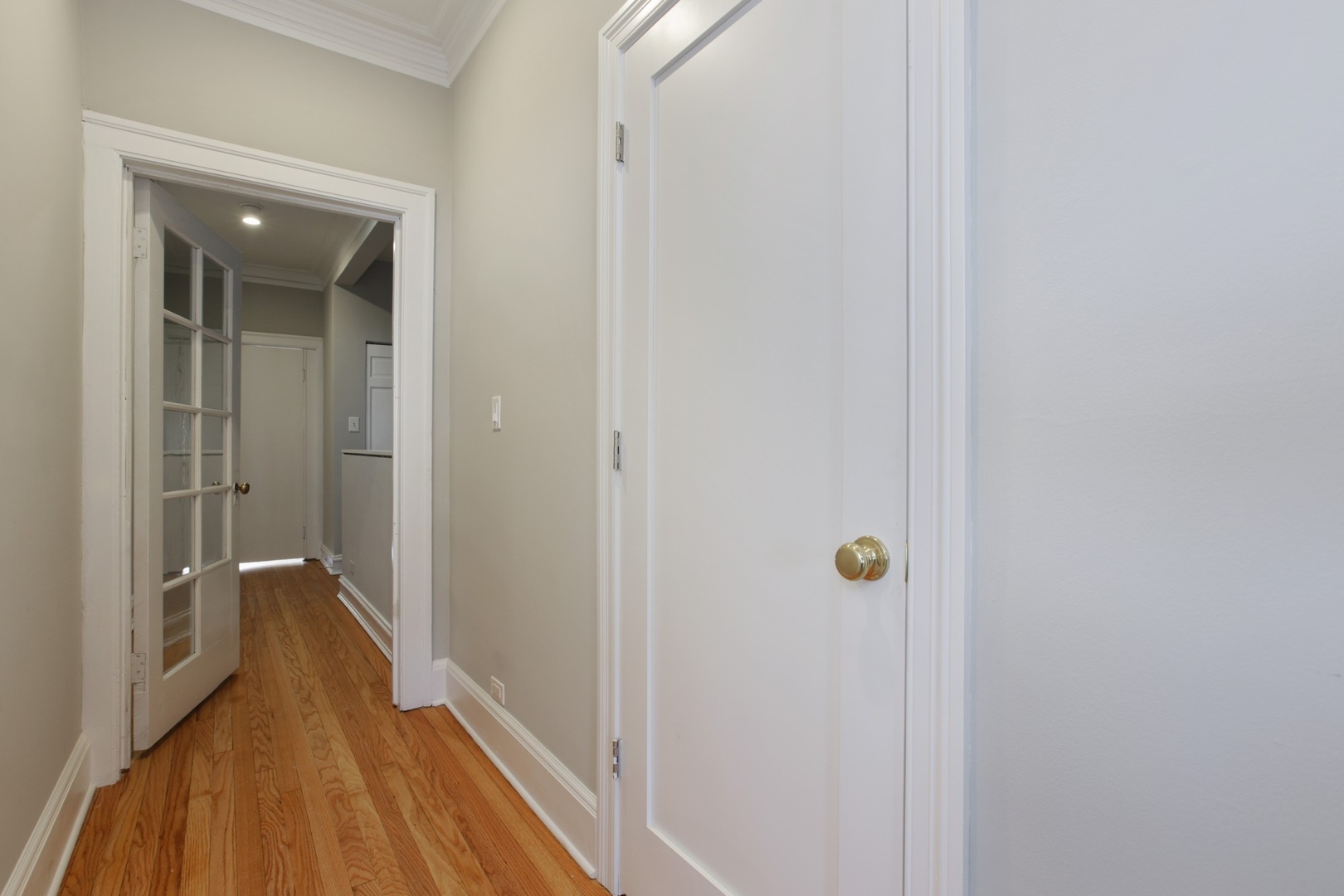 548 W Fullerton Parkway