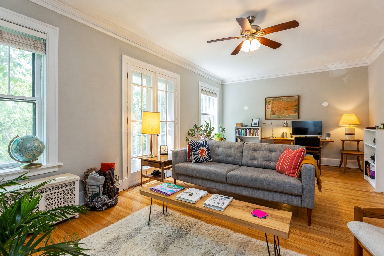 548 W Fullerton Parkway