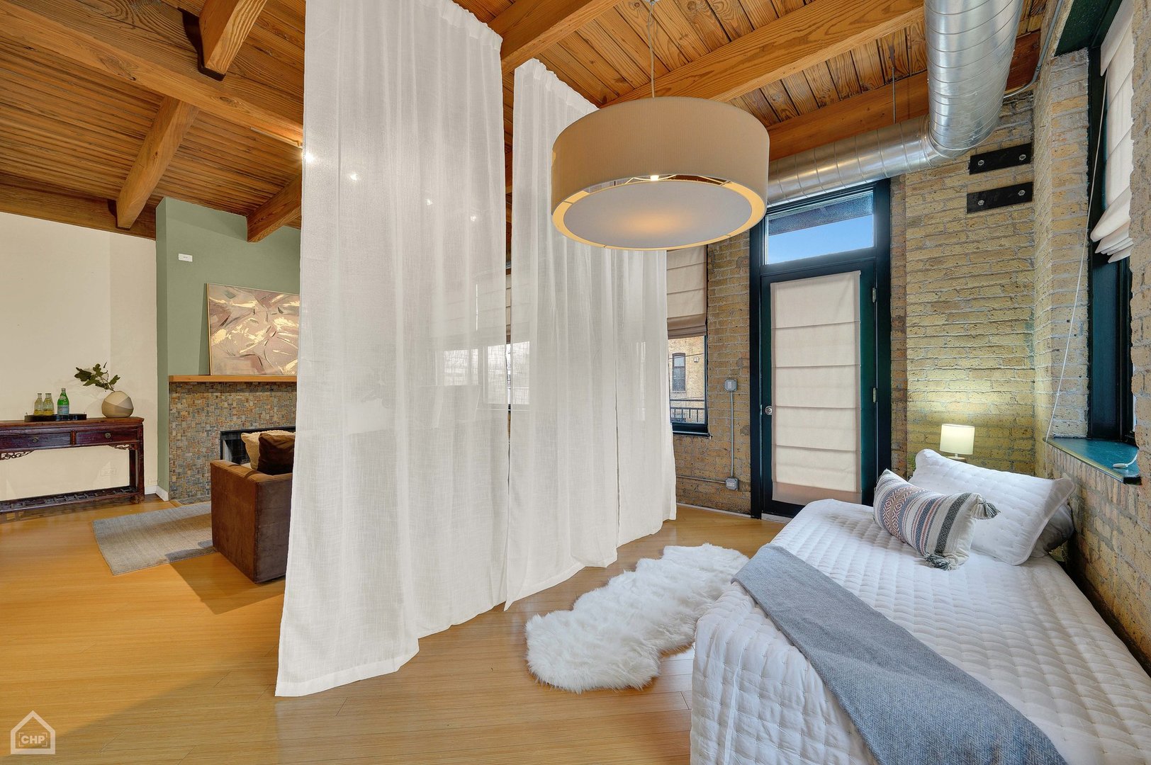 3201 N Ravenswood Avenue Unit: 207