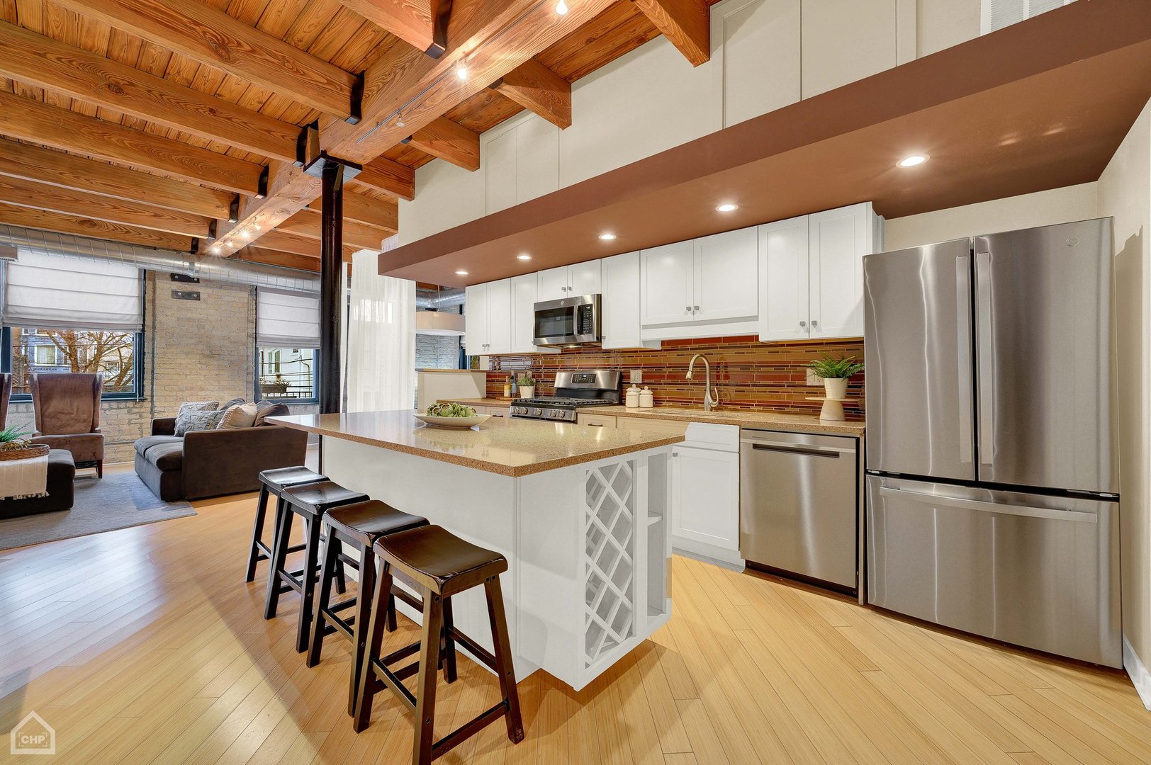 3201 N Ravenswood Avenue Unit: 207