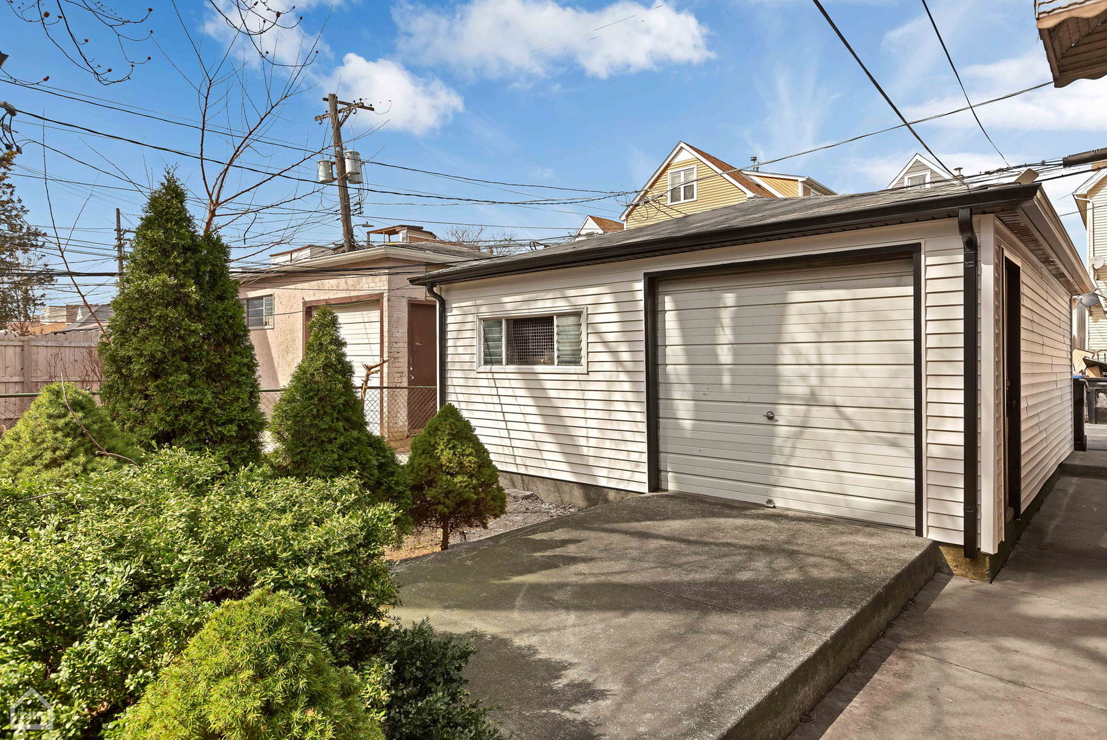 2980 N Ridgeway Avenue