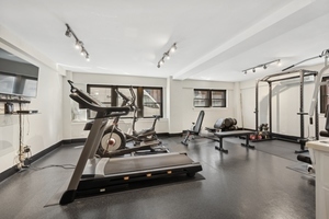 1350 N Astor Street Unit: 3C