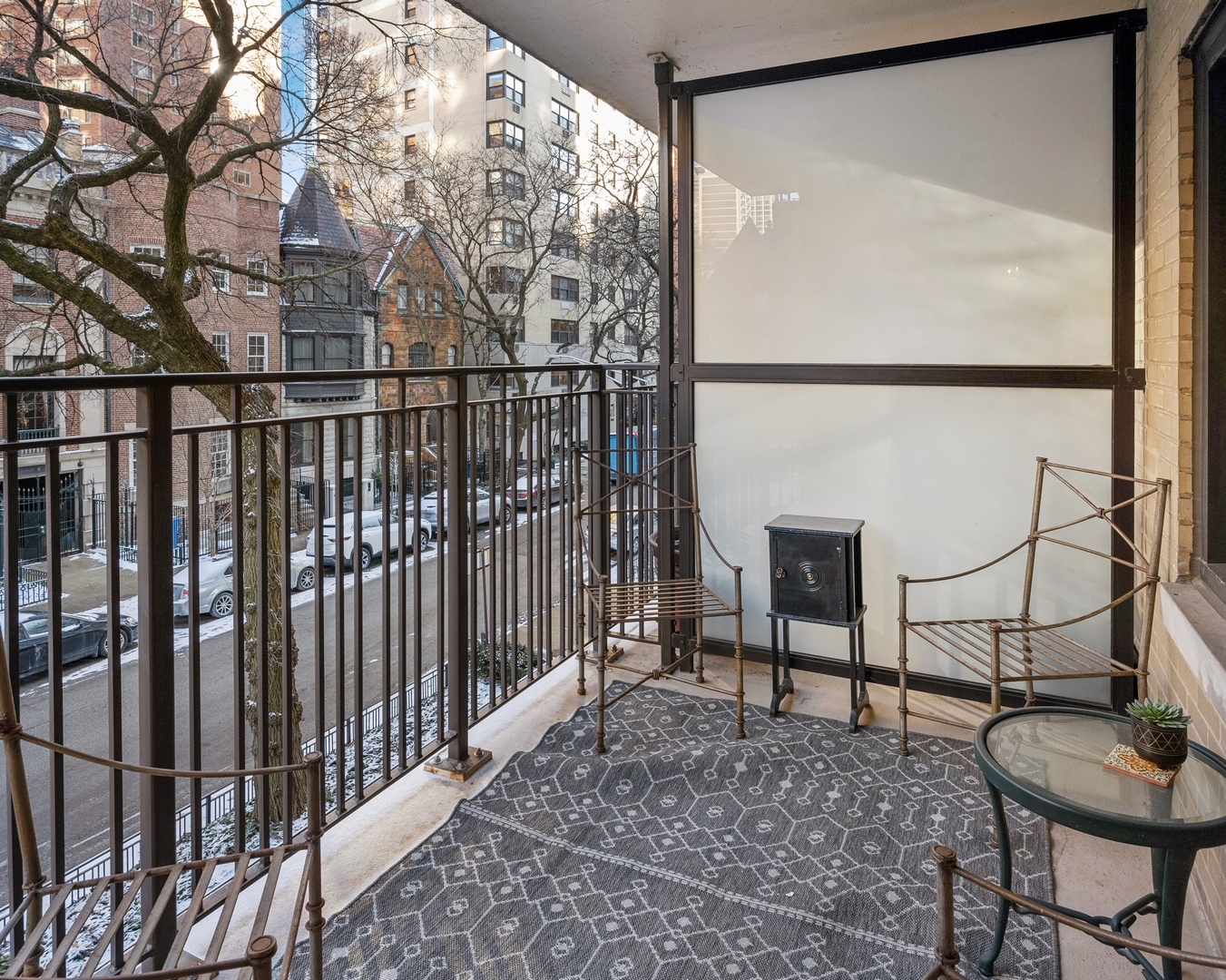 1350 N Astor Street Unit: 3C