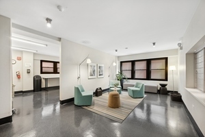 1350 N Astor Street Unit: 3C