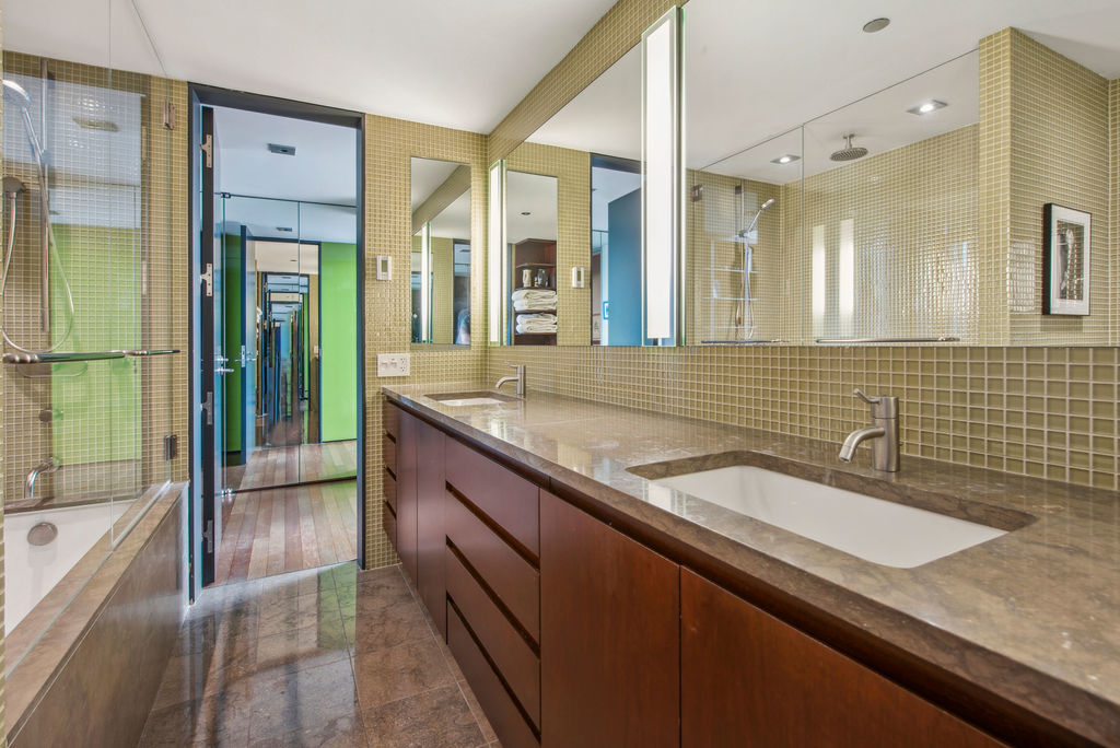 500 W Superior Street Unit: 2605
