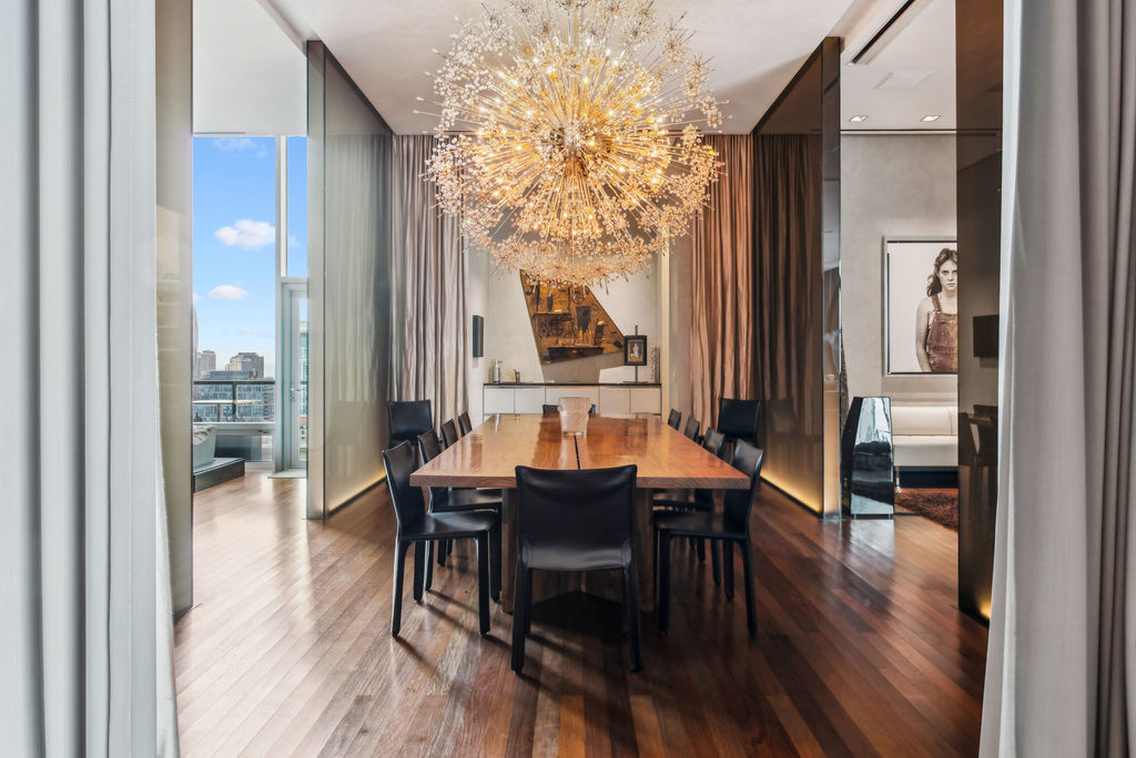 500 W Superior Street Unit: 2605