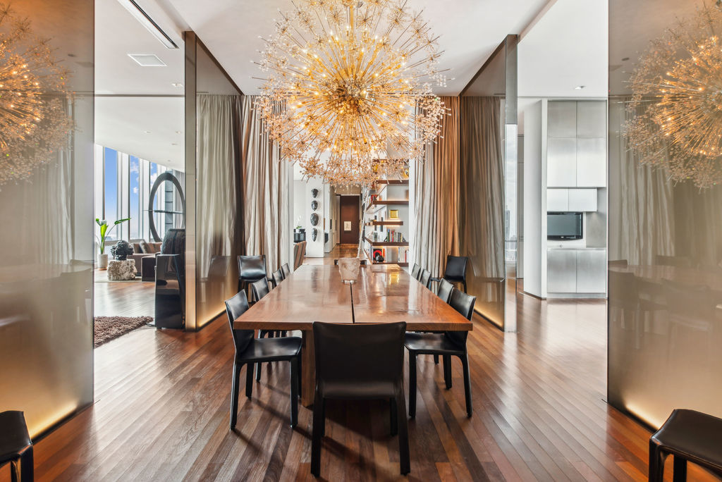 500 W Superior Street Unit: 2605