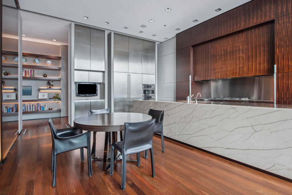 500 W Superior Street Unit: 2605