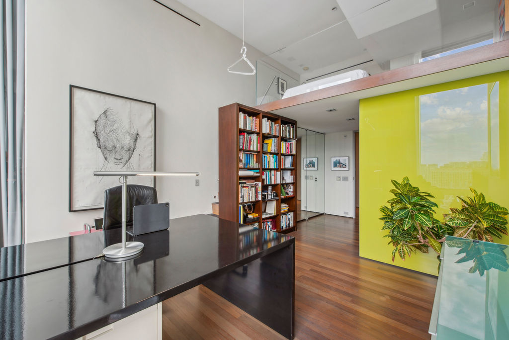 500 W Superior Street Unit: 2605