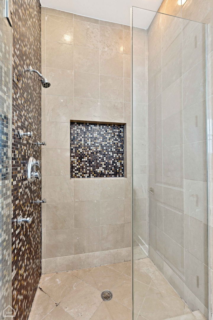 7238 W BELMONT Avenue Unit: 3E