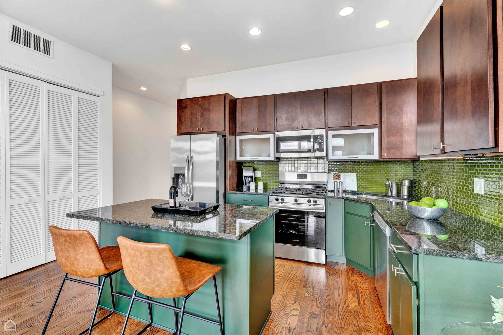 7238 W BELMONT Avenue Unit: 3E