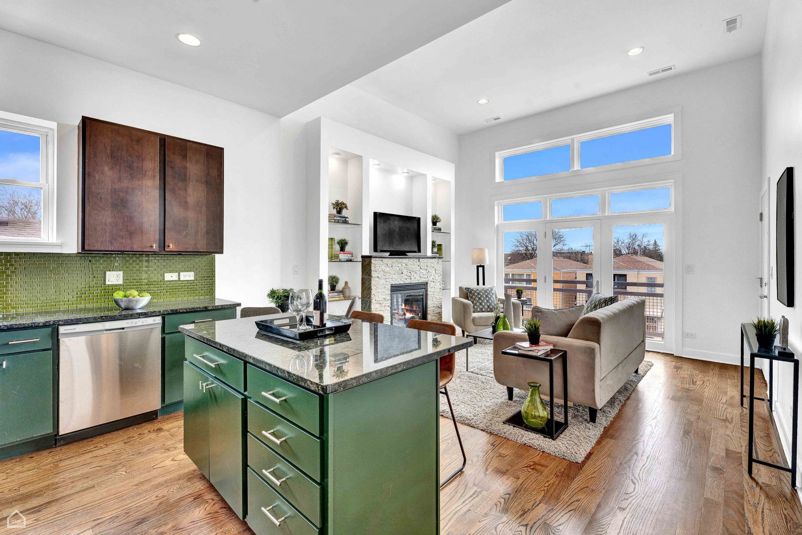 7238 W BELMONT Avenue Unit: 3E