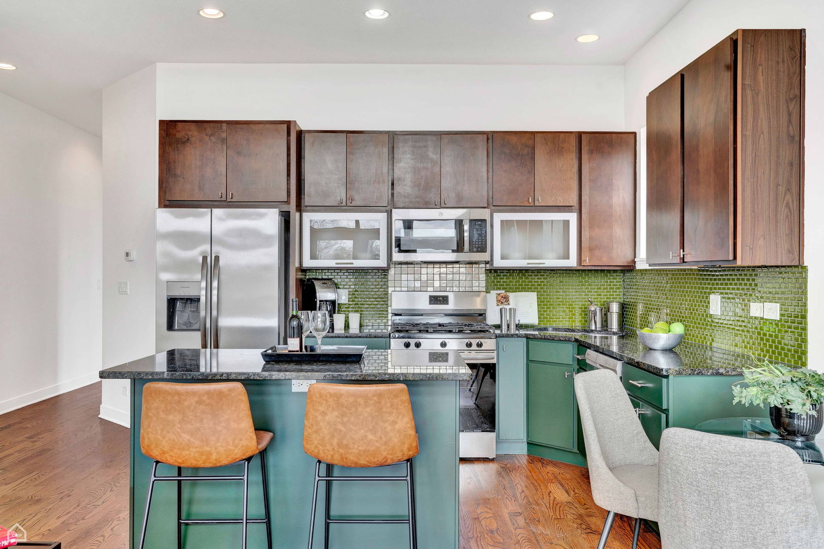 7238 W BELMONT Avenue Unit: 3E