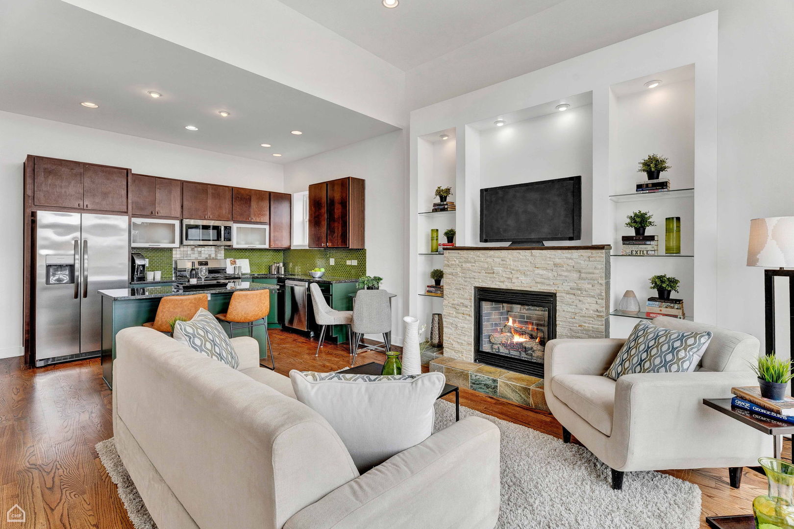 7238 W BELMONT Avenue Unit: 3E