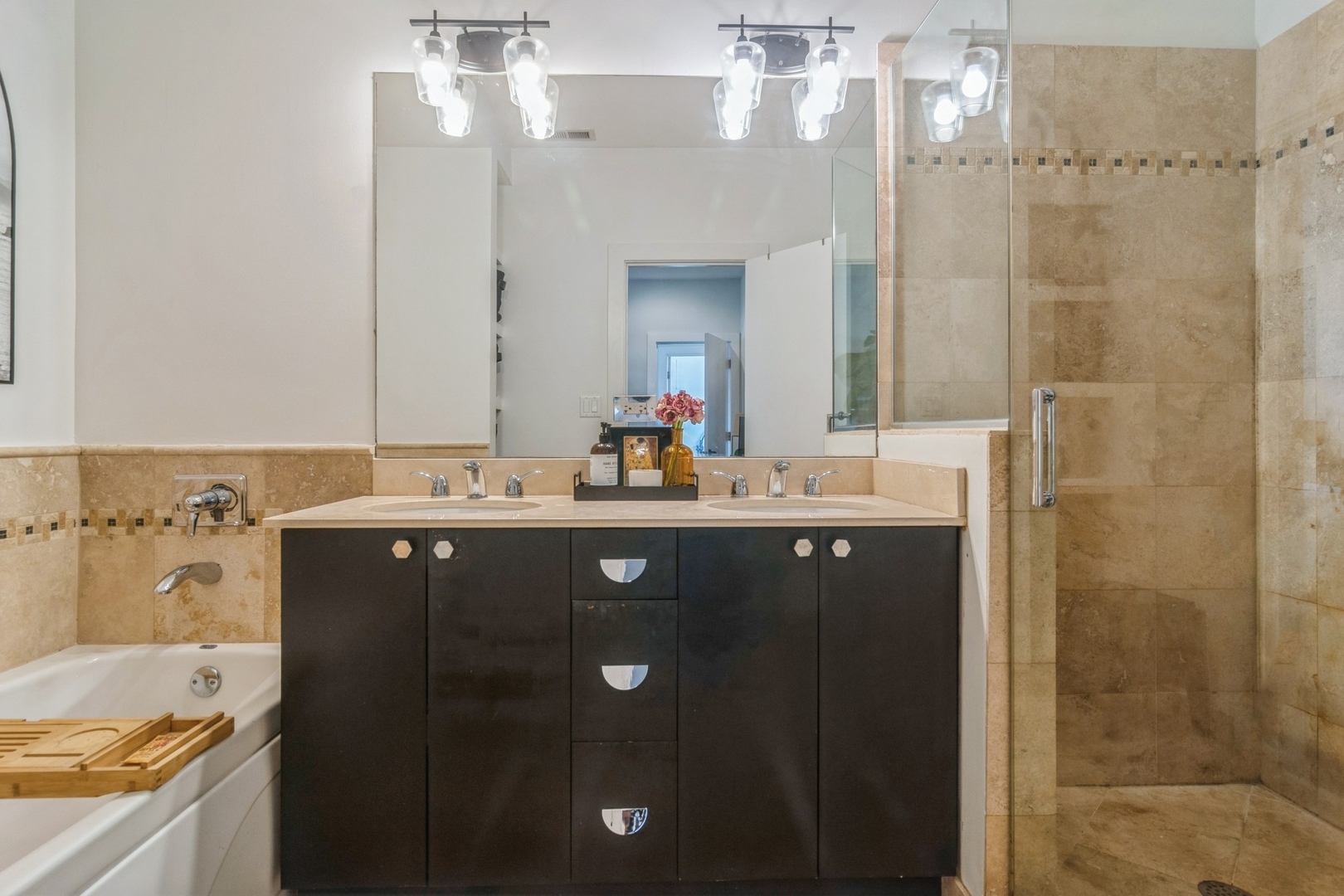 2144 W Schiller Street Unit: H
