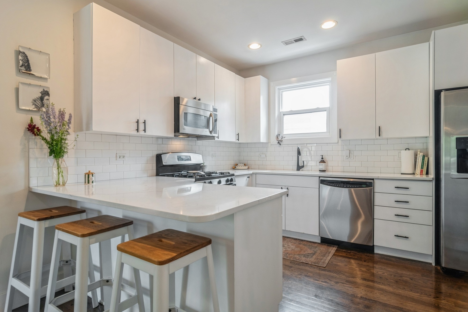 2144 W Schiller Street Unit: H