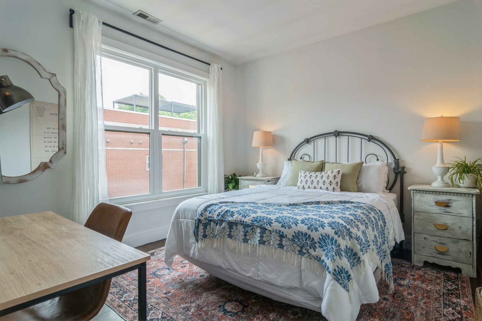 2144 W Schiller Street Unit: H