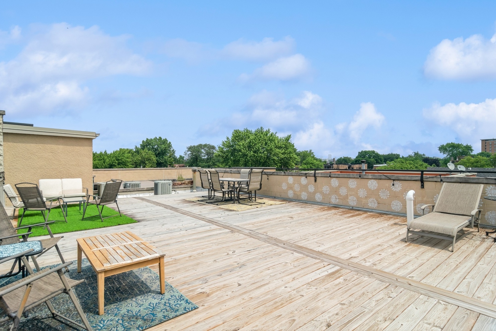 2144 W Schiller Street Unit: H