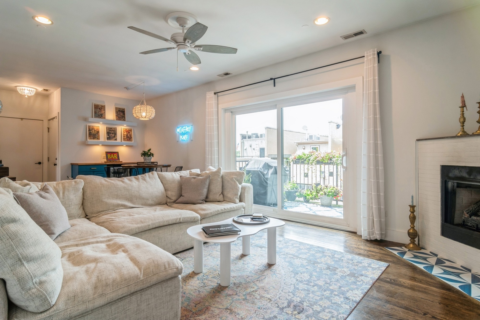 2144 W Schiller Street Unit: H